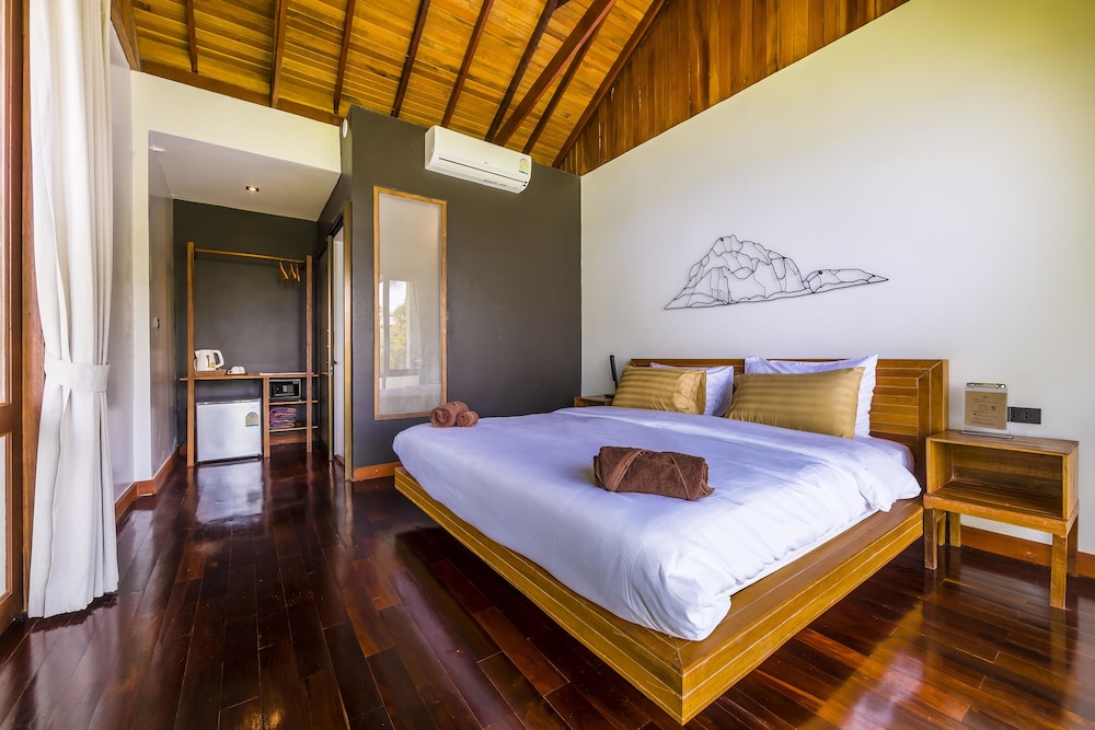 Chalet, King Bed, Sea View, Coral View Resort 2/5