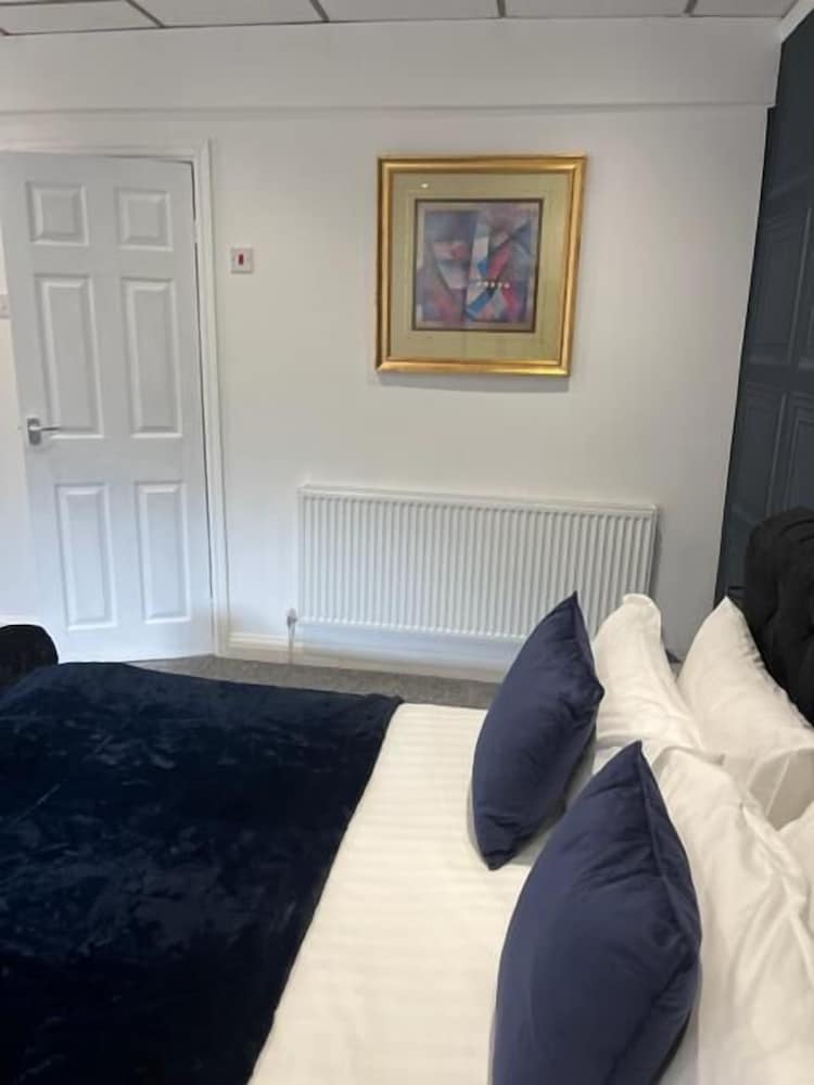 DELUXE, DOUBLE BED