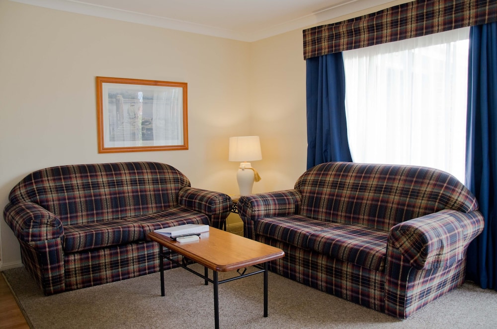 Baybrook Motor Inn & Apartments 21/34