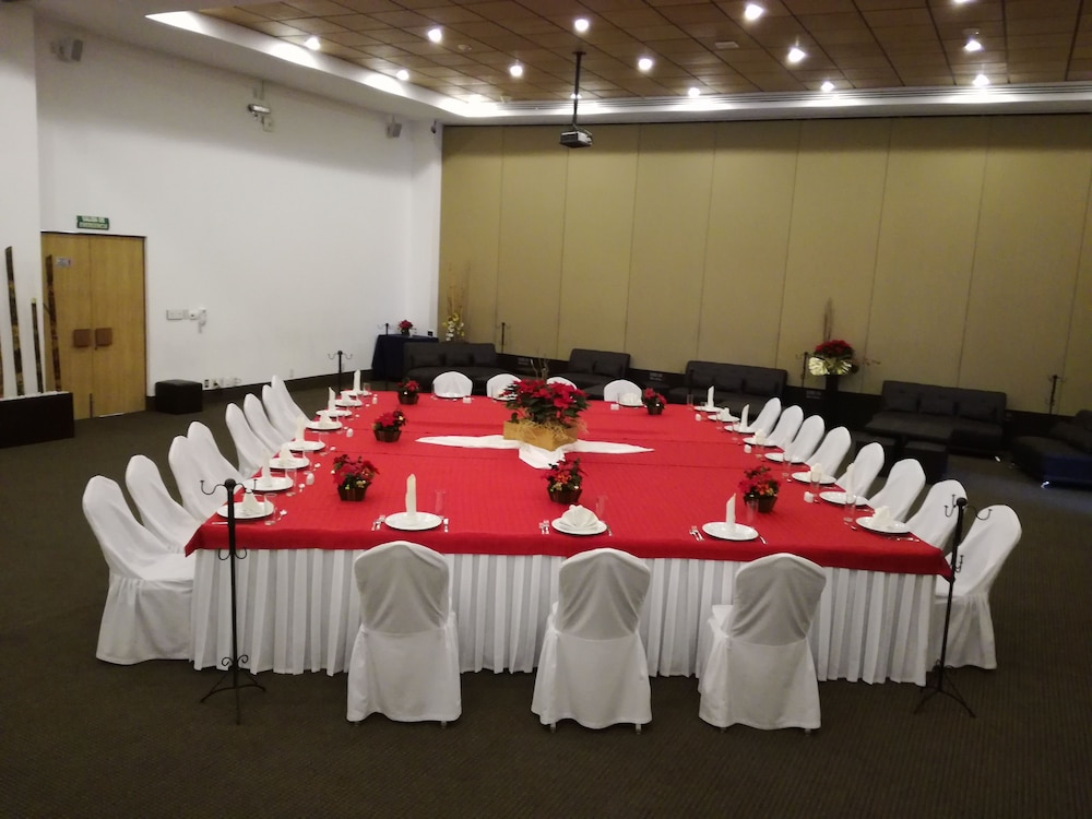 Hotel and Spa La Muralla Metepec 40/50