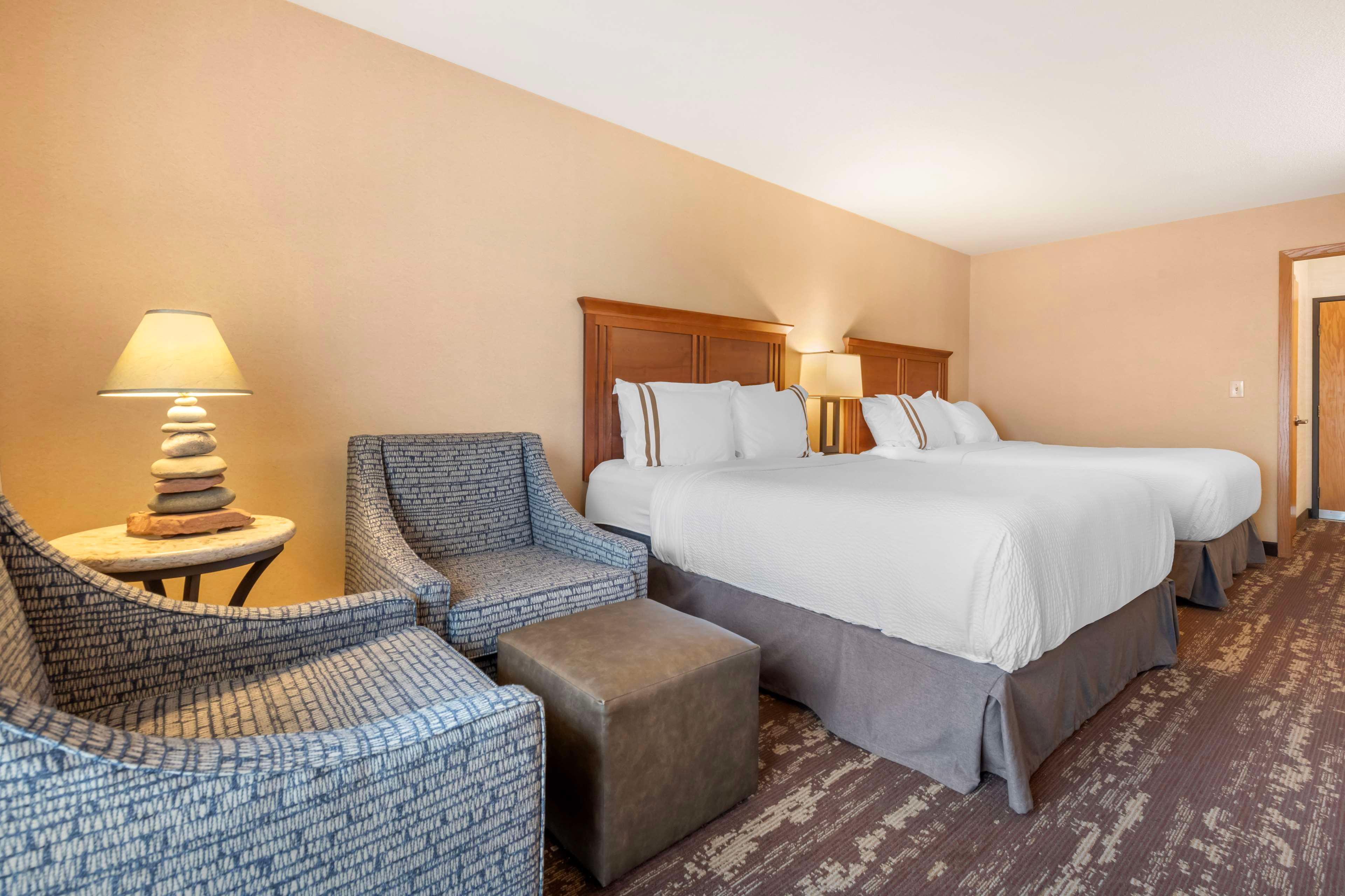 Room, 2 Queen Beds, Lake Front, Balcony, Accessible