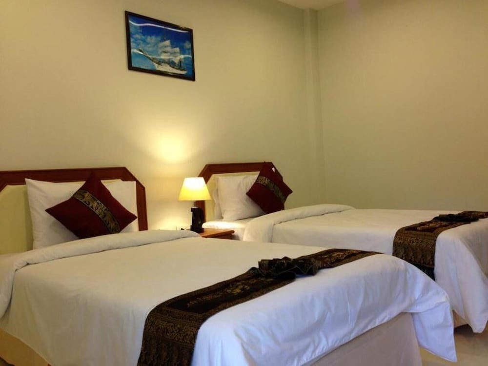 Phuket Airport Inn 26/52