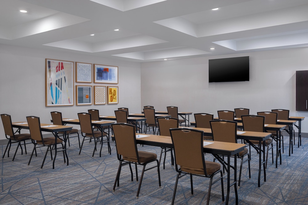 Holiday Inn Express Hotel And Suites Prattville South 46/53