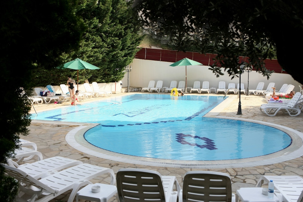 Zoukotel Hotel 48/50