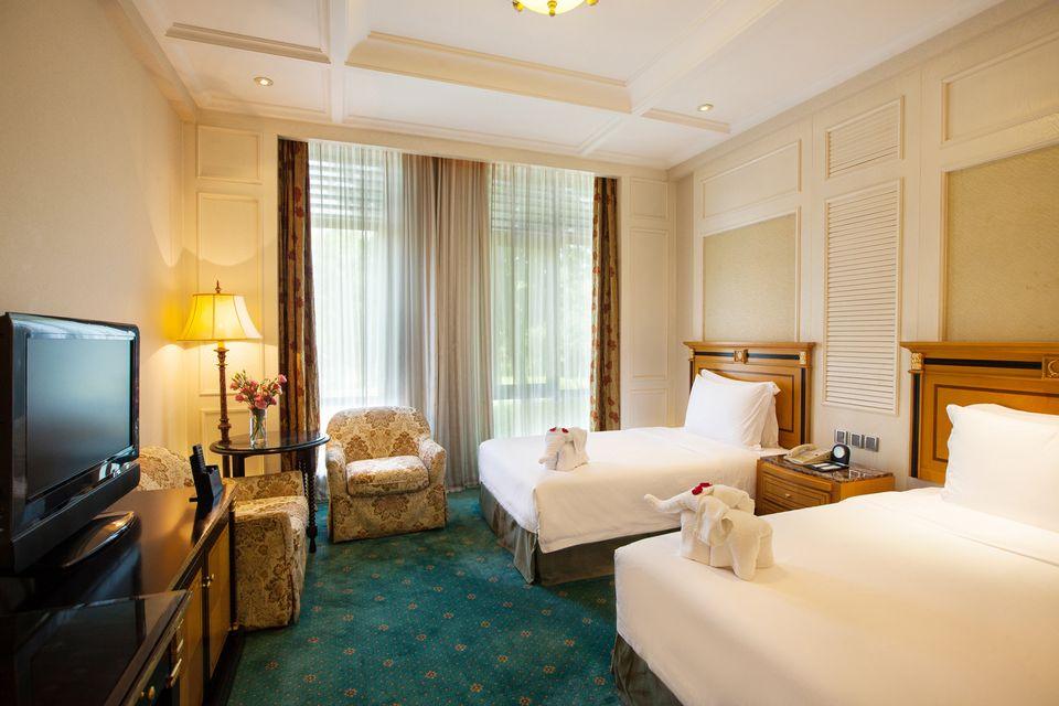 Deluxe, Pavilion, Twin Beds