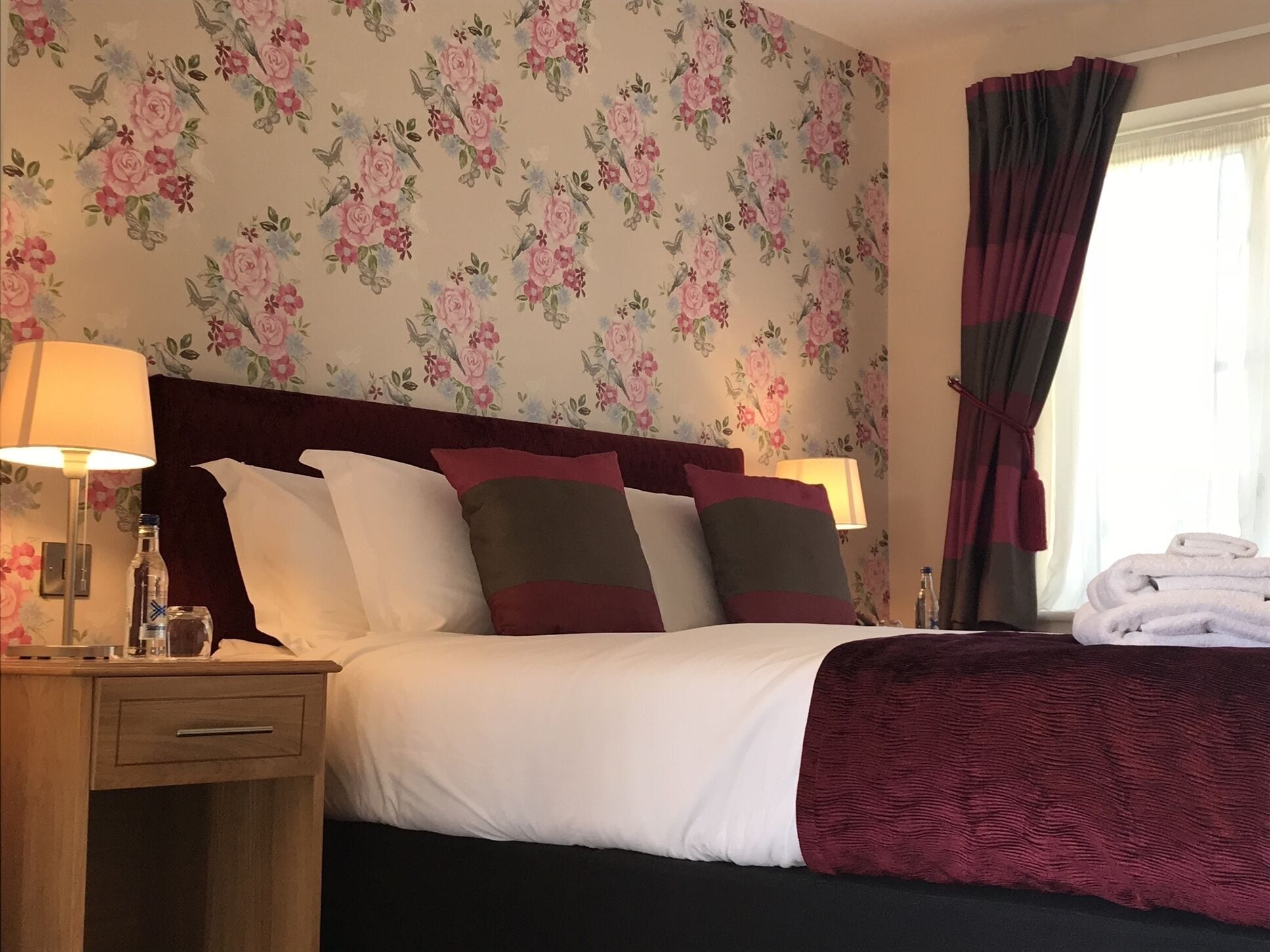 DELUXE, DOUBLE BED