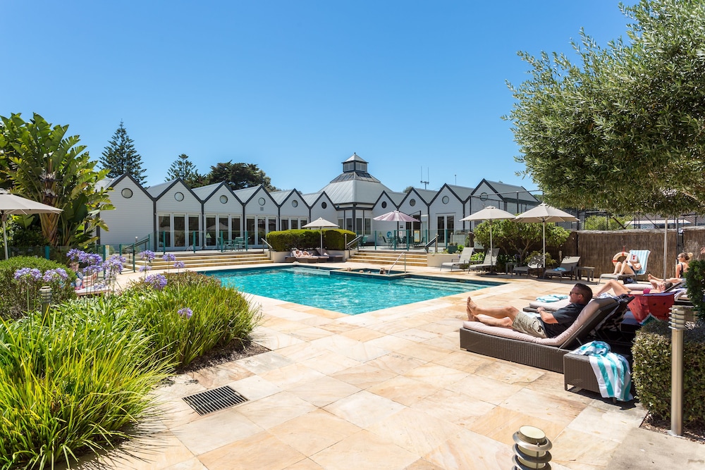 PORTSEA VILLAGE RESORT 66/69