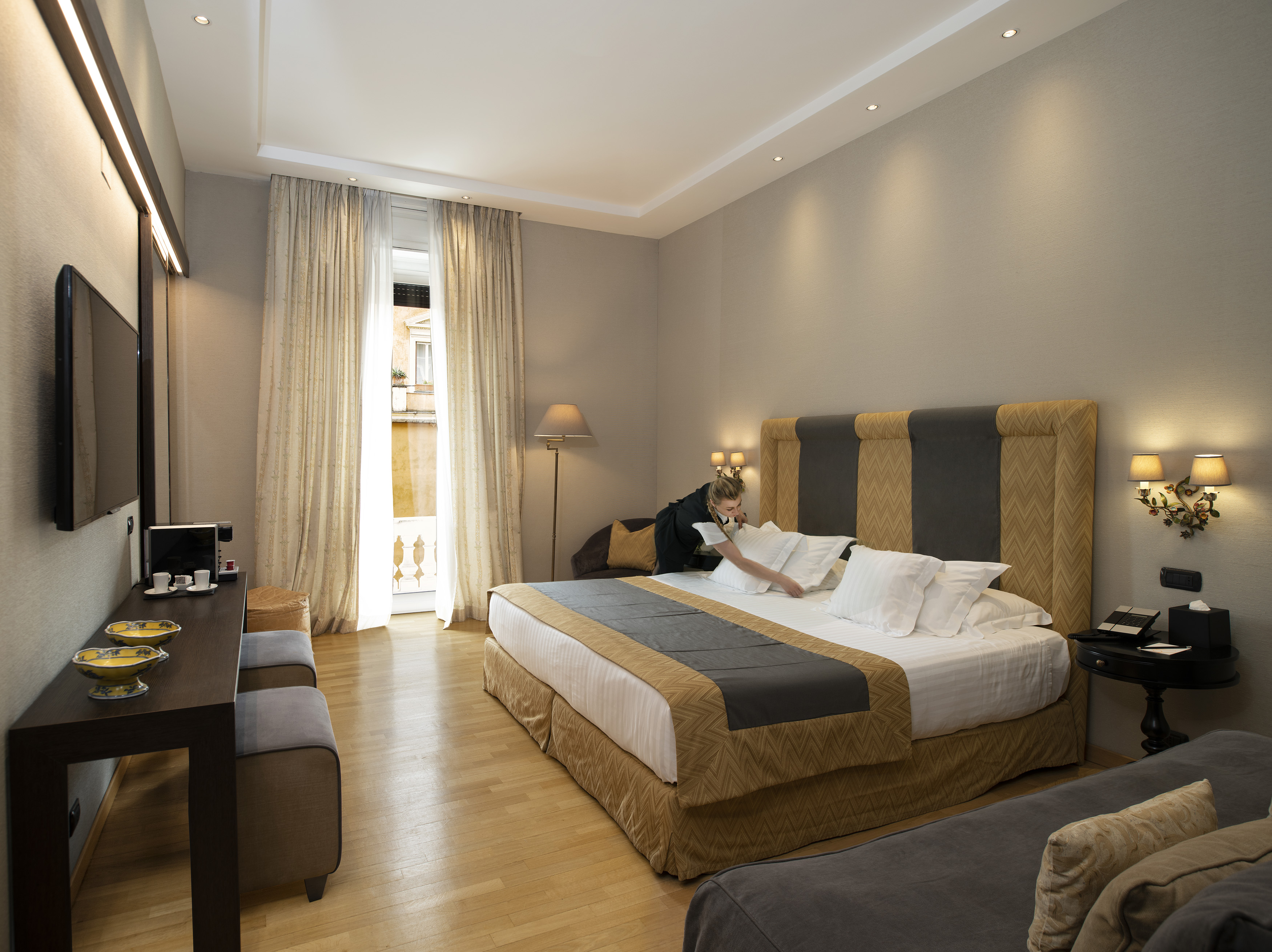 DELUXE, DOUBLE BED
