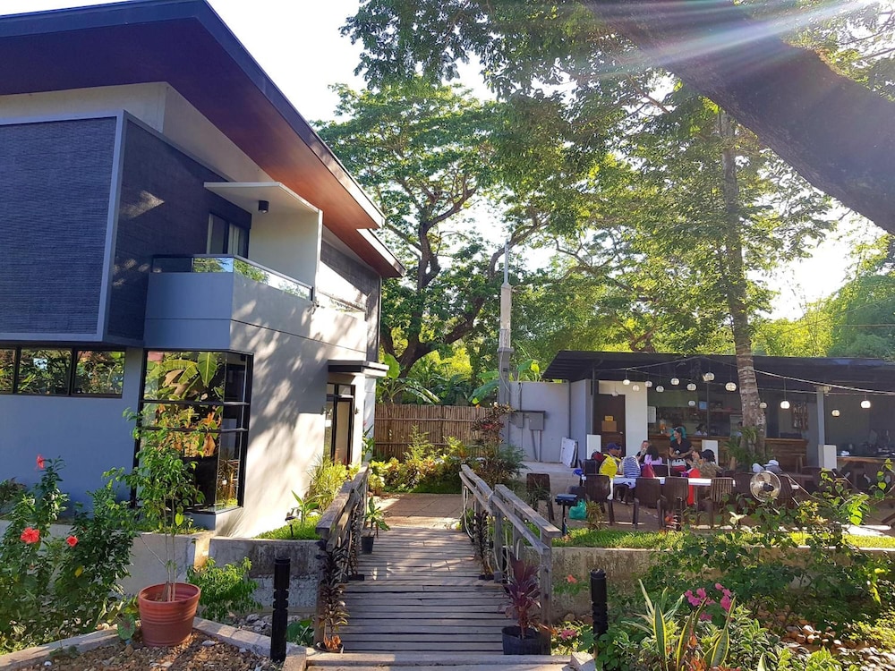 Acacia Garden Inn photo3
