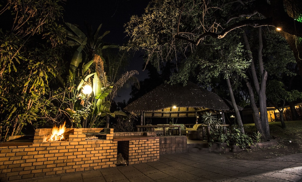 Sunbird Lodge - Guest House 10/40