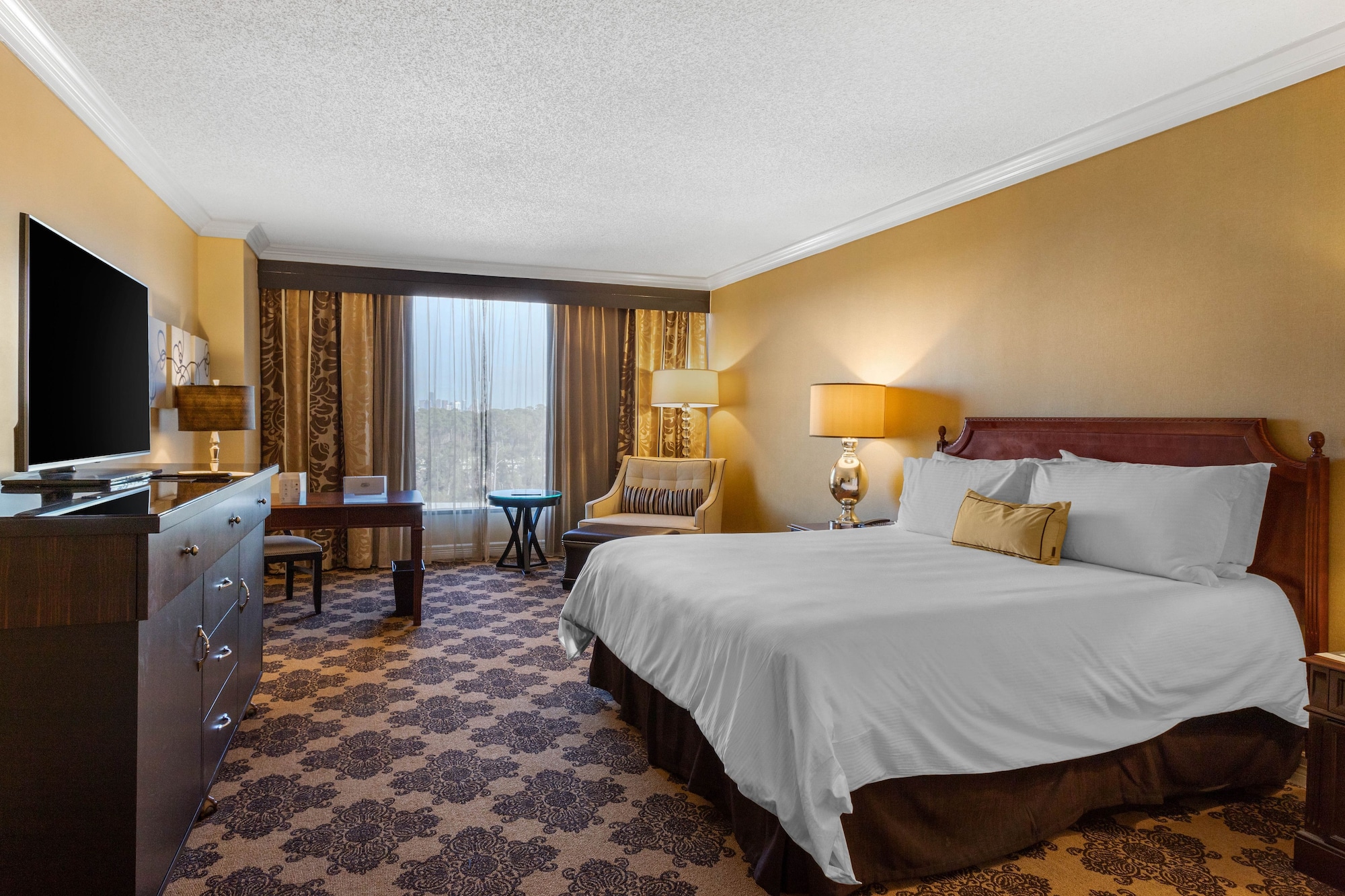 Signature, Premier, King Bed, Accessible