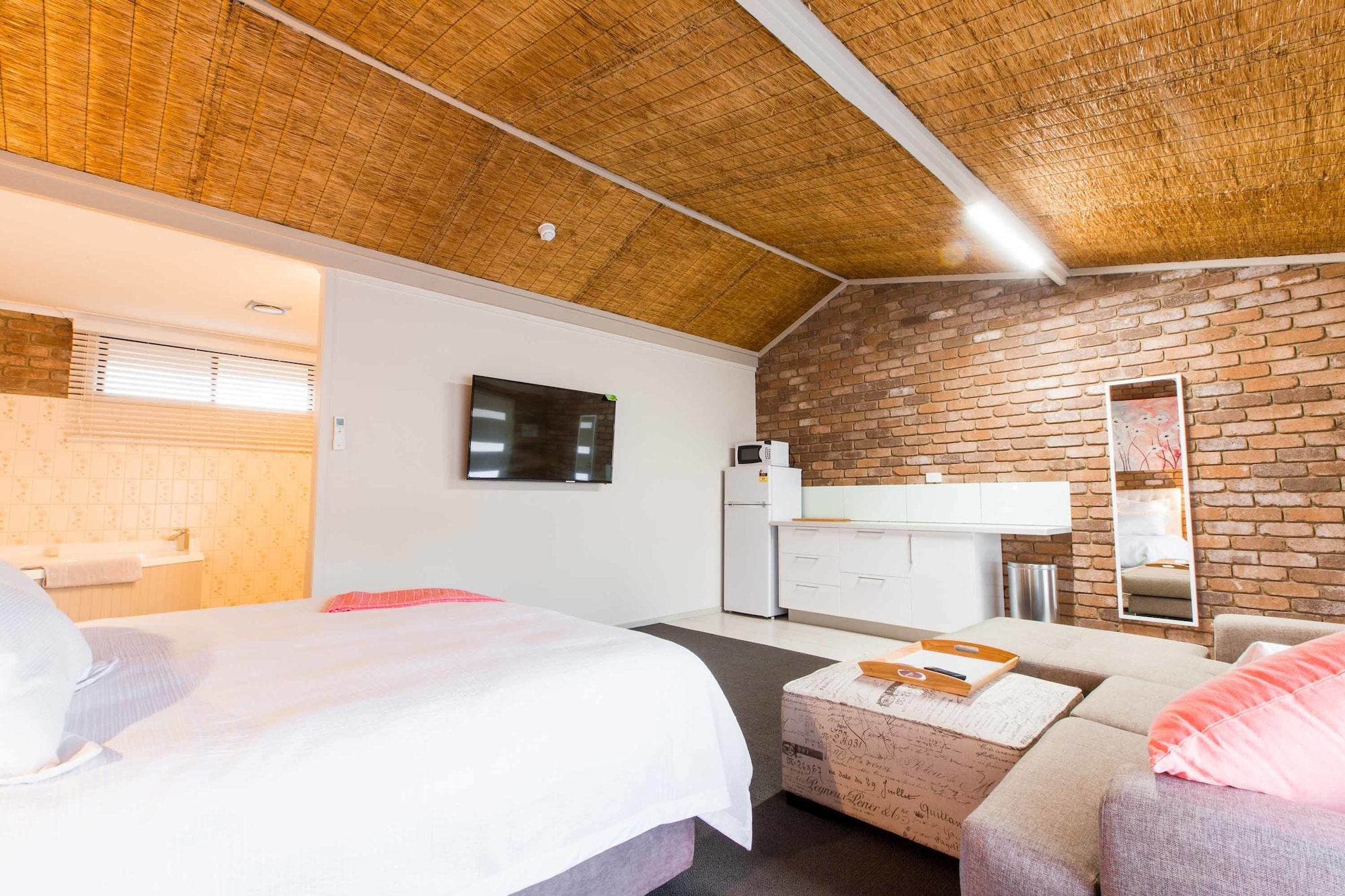 Spa, Suite, King Bed