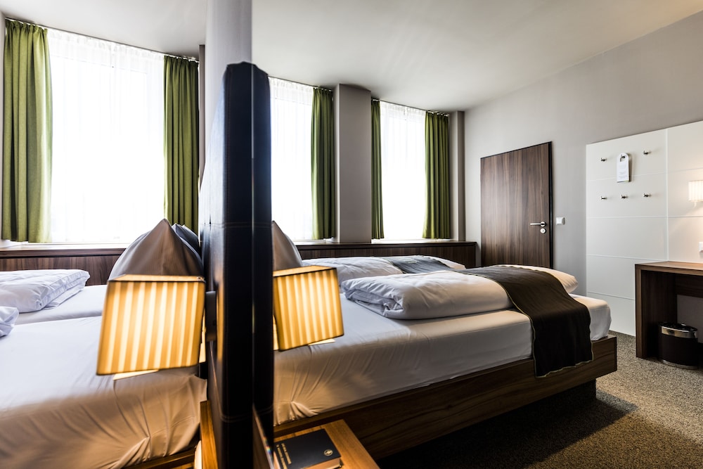 RiKu Hotel Neu-Ulm 8/42