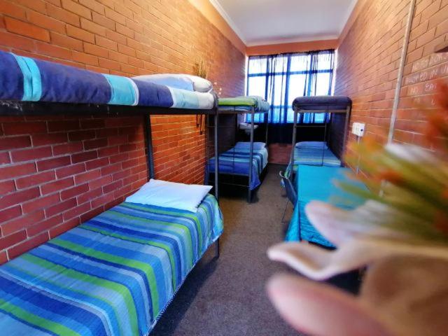Dirkie Uys Backpackers 8/31