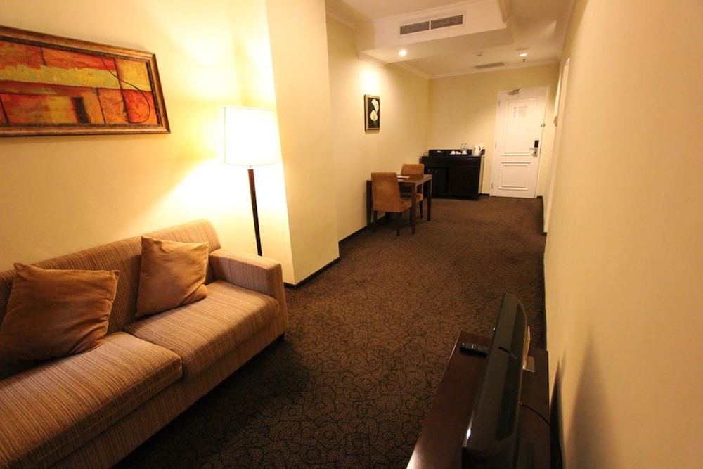 Harmoni One Convention Hotel and Service Apartments 35/65