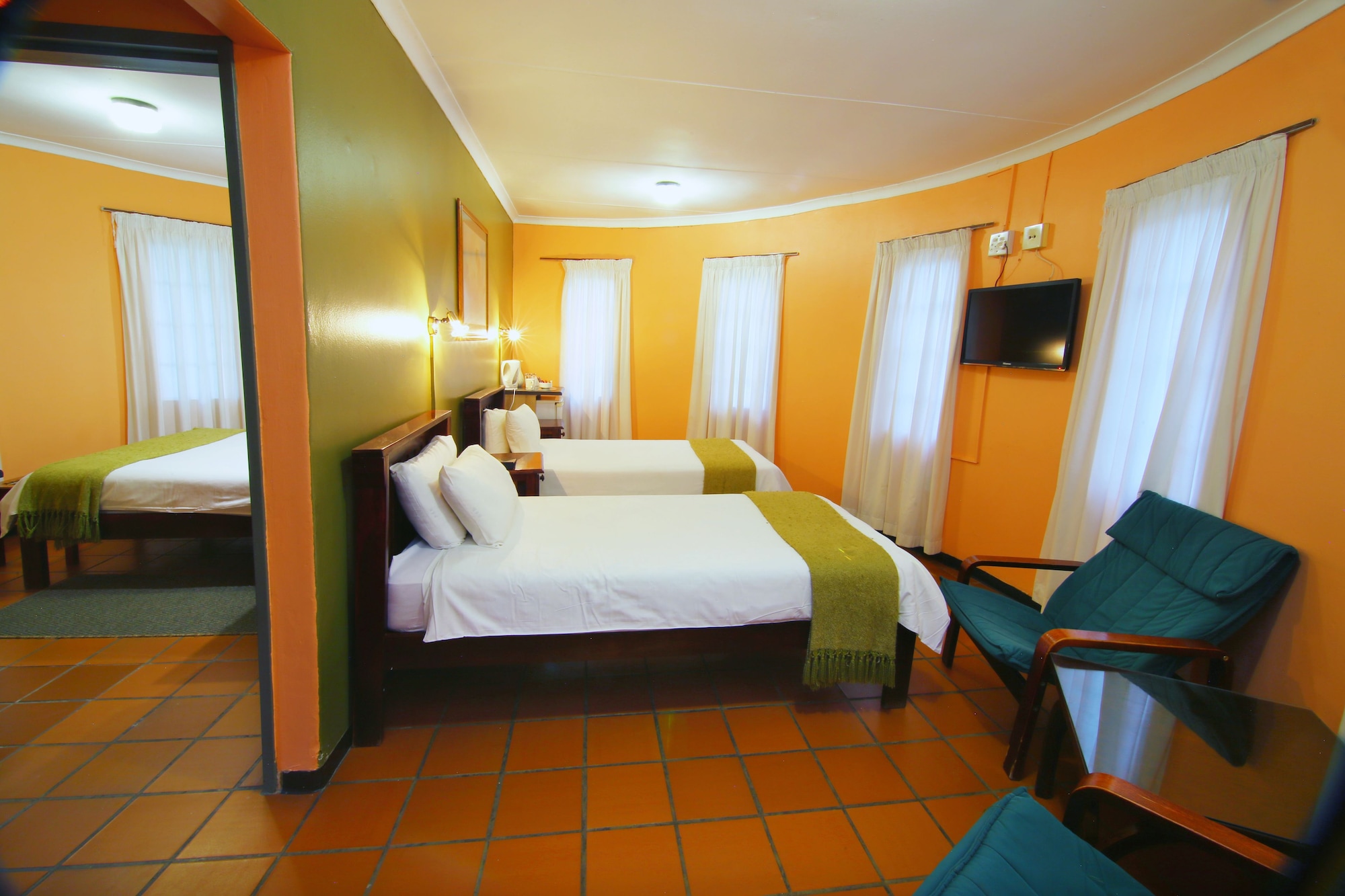 شاليه عائلي بسرير مزدوج وسرير فردي، Kalahari Arms Hotel 2/7