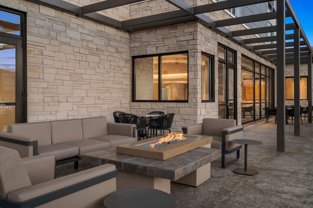 SpringHill Suites by Marriott Menomonee Falls 10/22