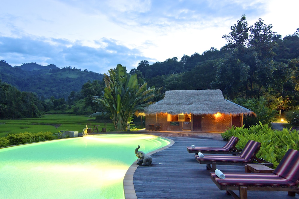 Hmong Hilltribe Lodge 39/42