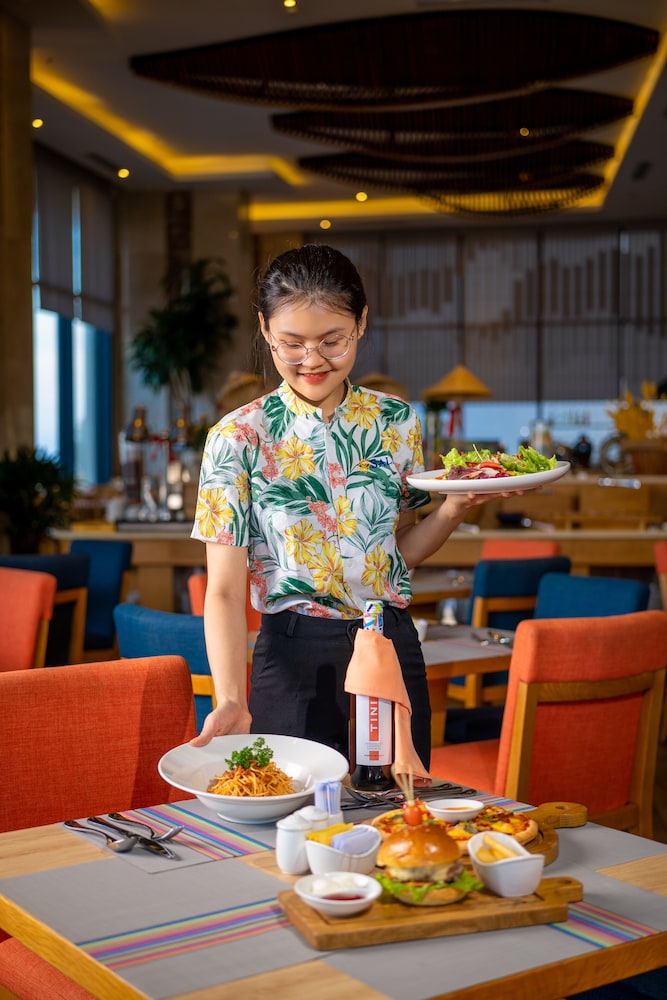 Sala Danang Beach Hotel 56/75