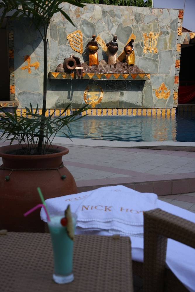 Royal Nick Hotel 35/36