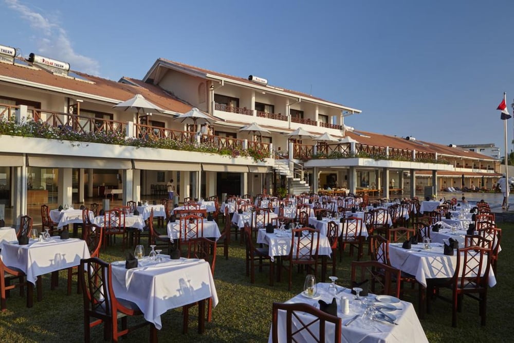 Coral Sands Hotel 46/68