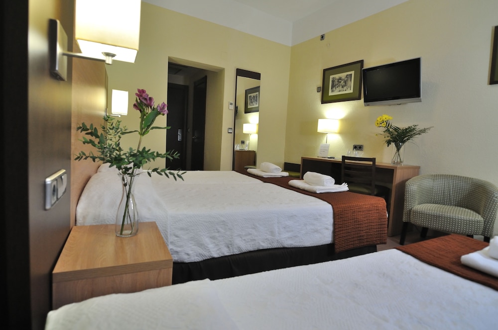 Hostal Ballesta 18/69