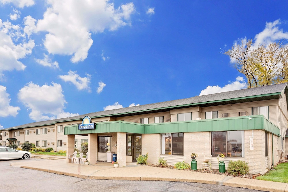 Days Inn by Wyndham Winona 1/27