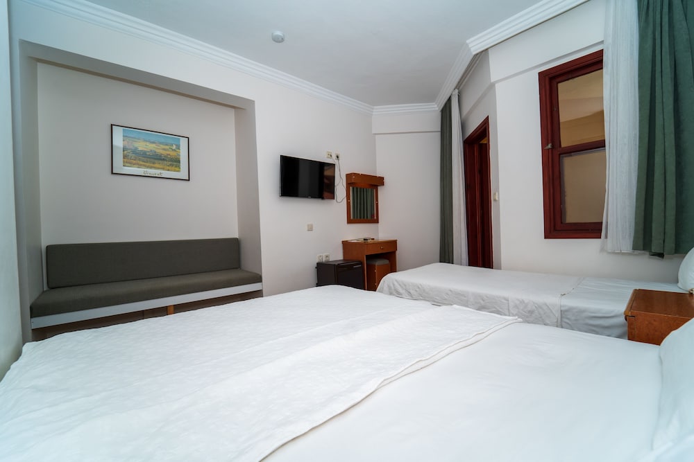 Belcehan Beach Hotel 9/34