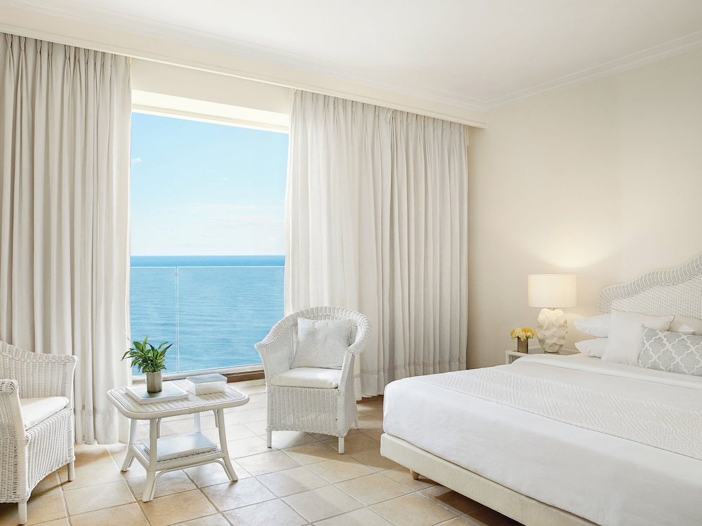 Junior Suite, King and Twin Beds, Sea Front