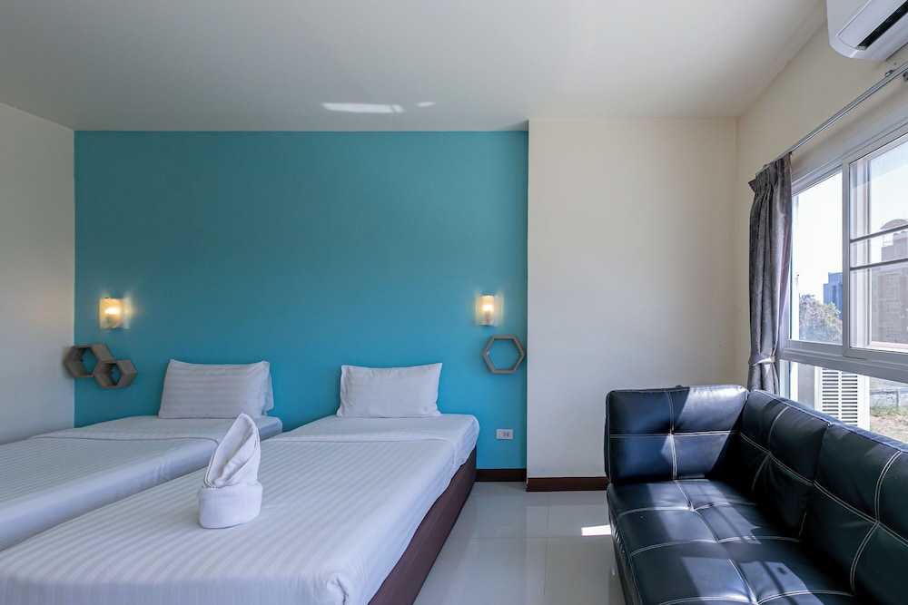 Deluxe, Twin Beds