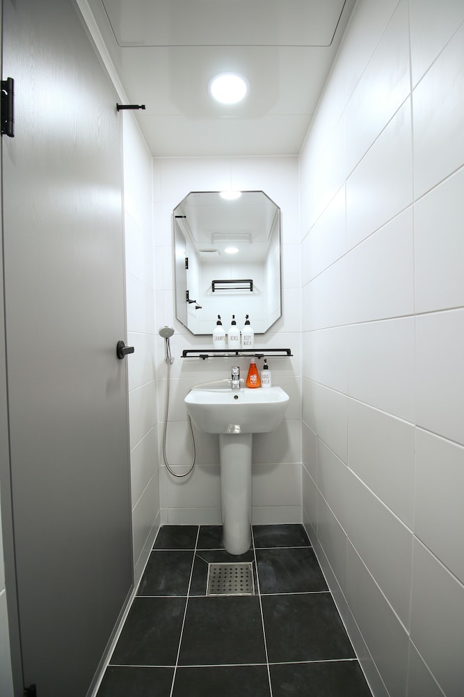 Heima Guesthouse Hongdae 24/26