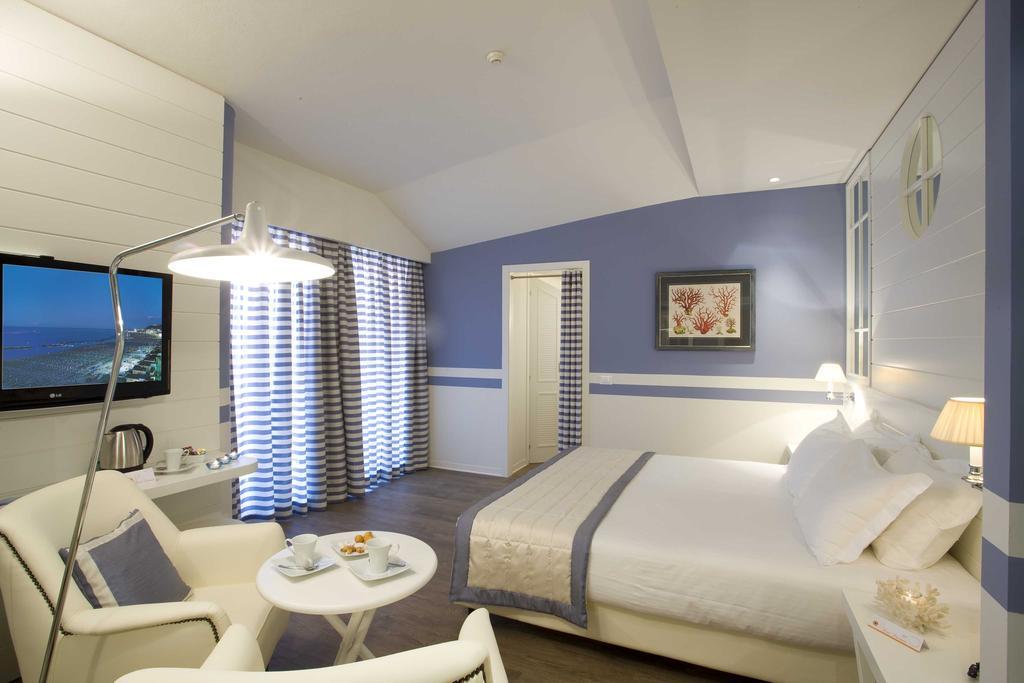 Hotel Panorama 6/19