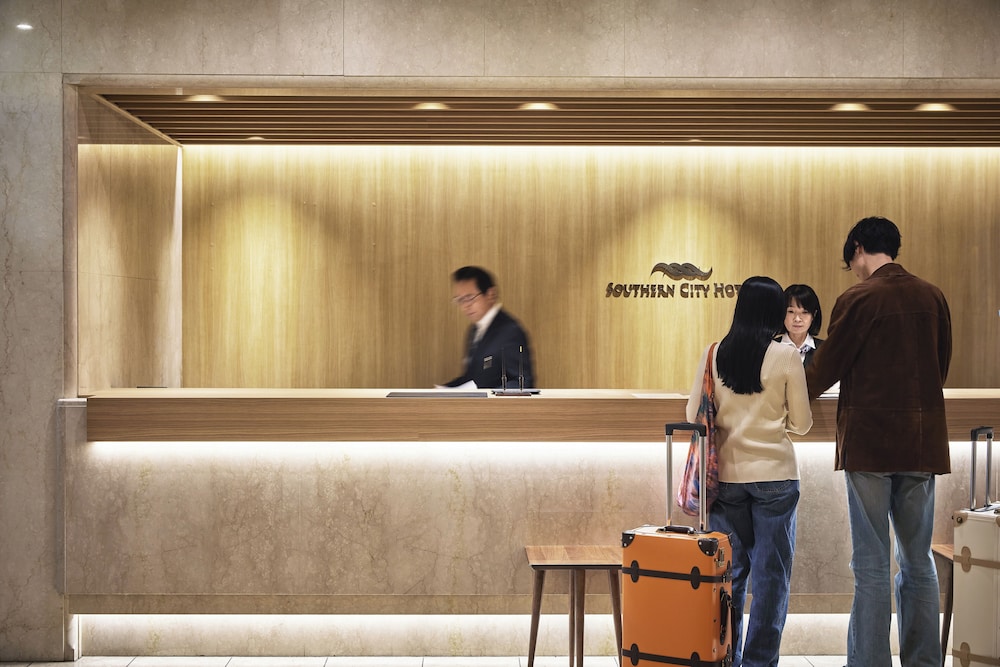 Southern City Hotel 2/49