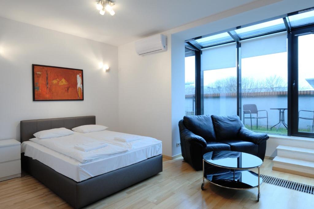 Tower, Suite