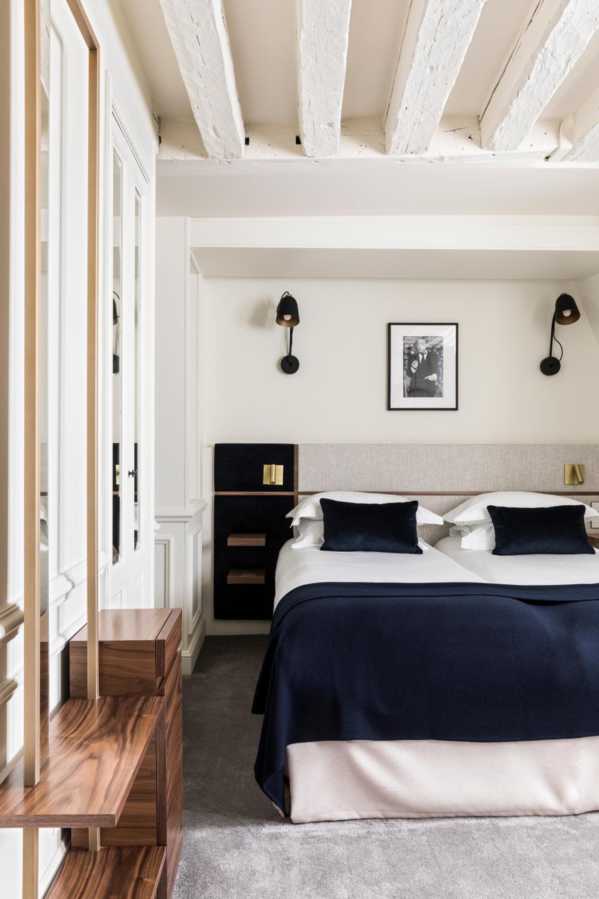 Deluxe, Queen Bed