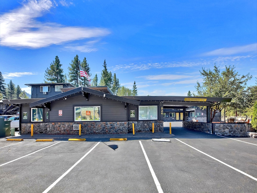 Secrets Inn Lake Tahoe 52/71