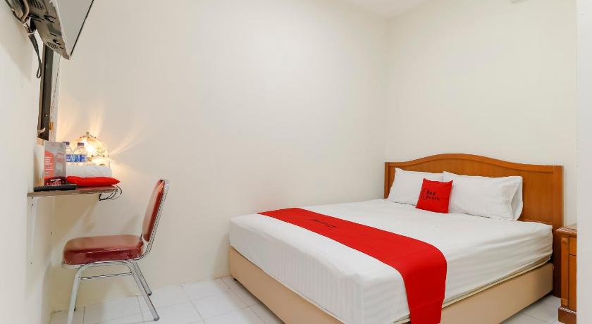 Reddoorz Plus Near Ciputra World Kuningan 2 10/50