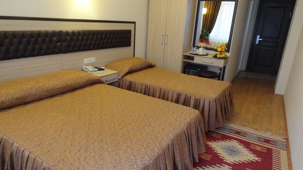 TUGRA HOTEL 27/65