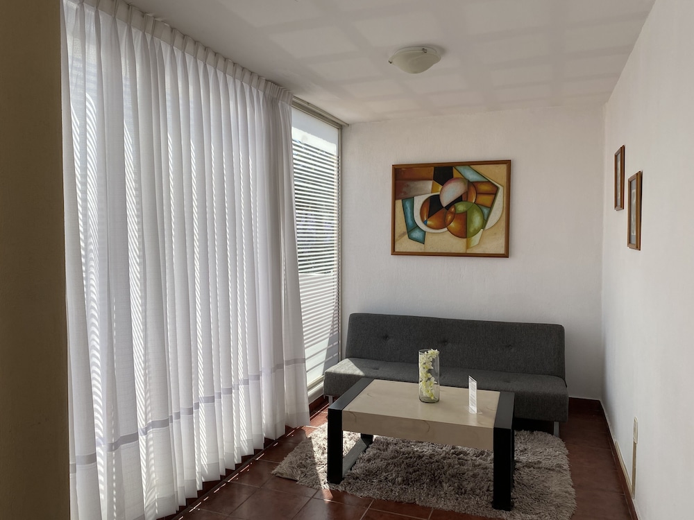 Hotel Casona de los Vitrales 39/50