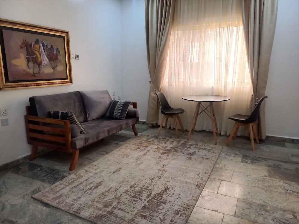 3j Apos S Hotel Ltd 44/64