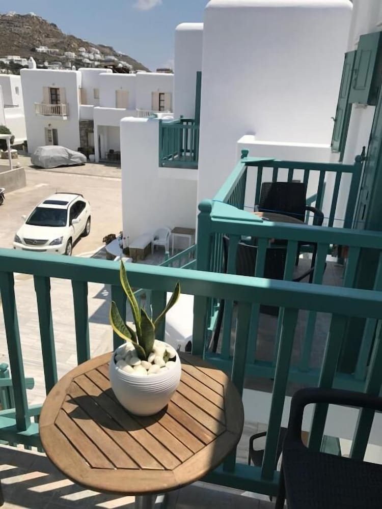Yanna Luxury Suites 30/47