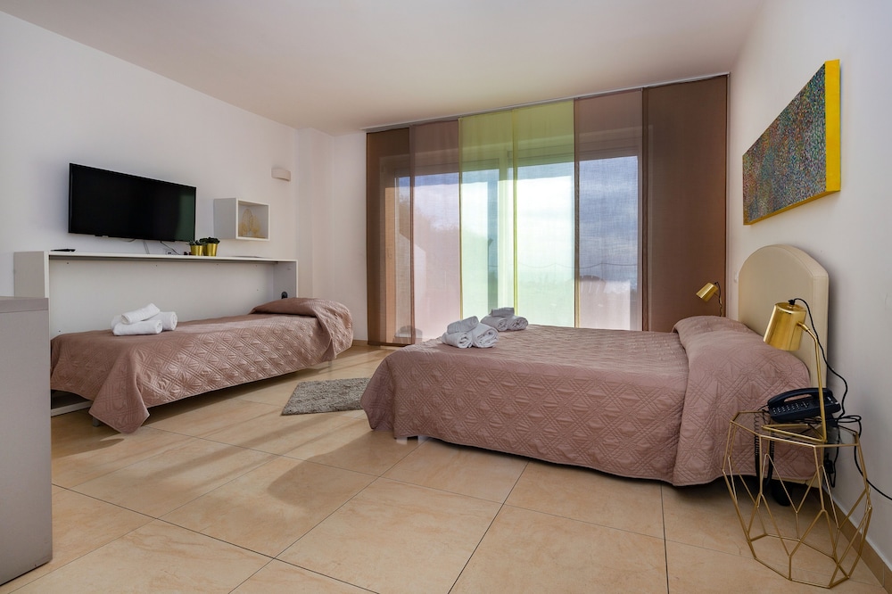 Zeus Residence Hotel 19/50
