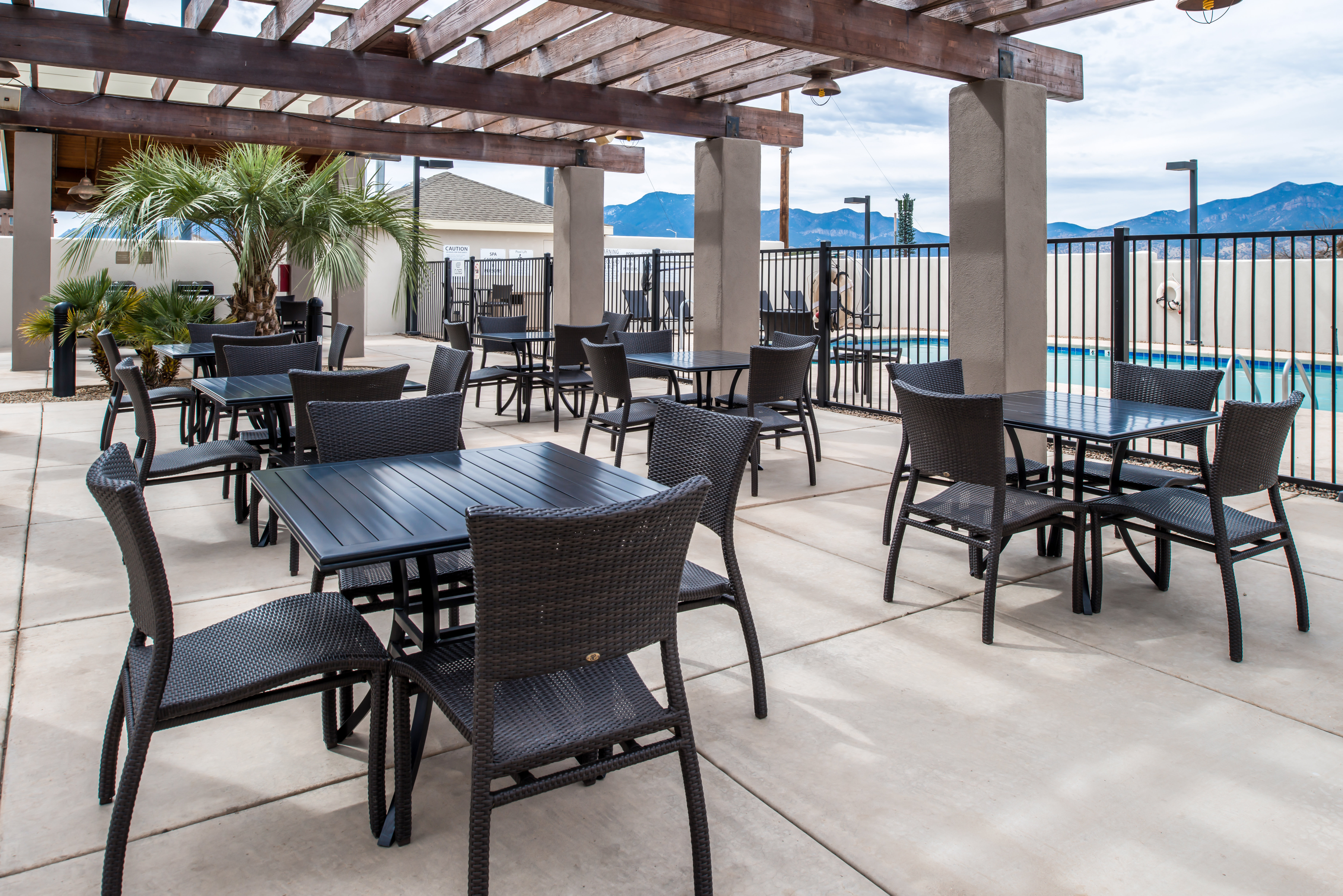 Holiday Inn Express Sierra Vista 49/76