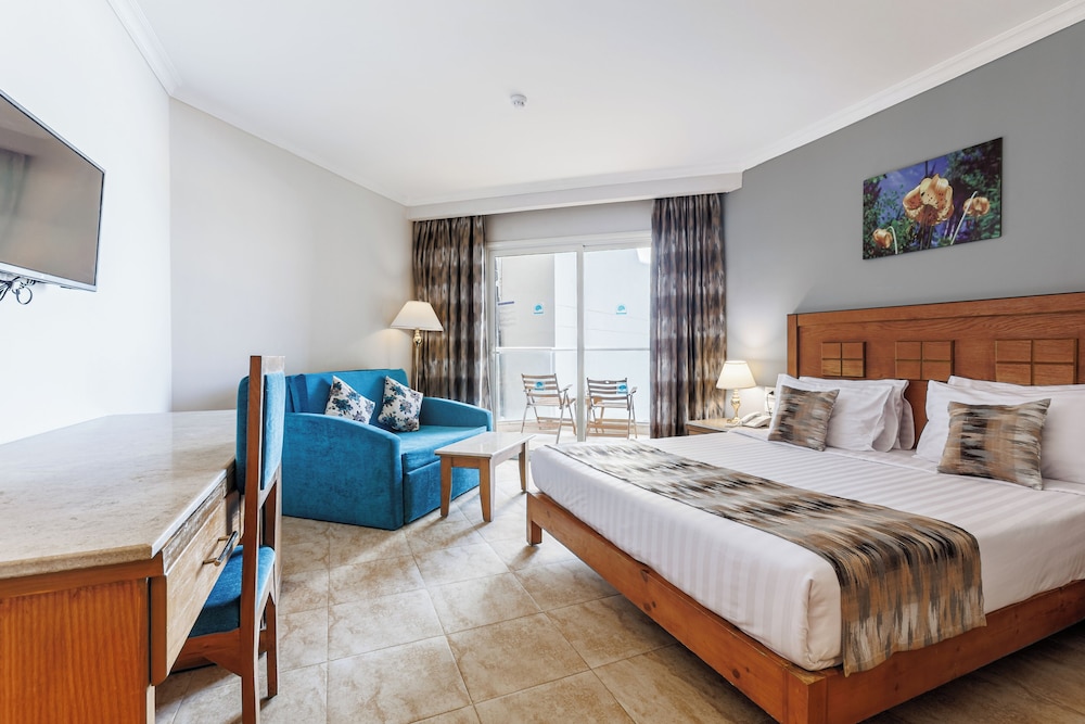 Room at SUNRISE Solara Aqua Park Resort, HURGHADA