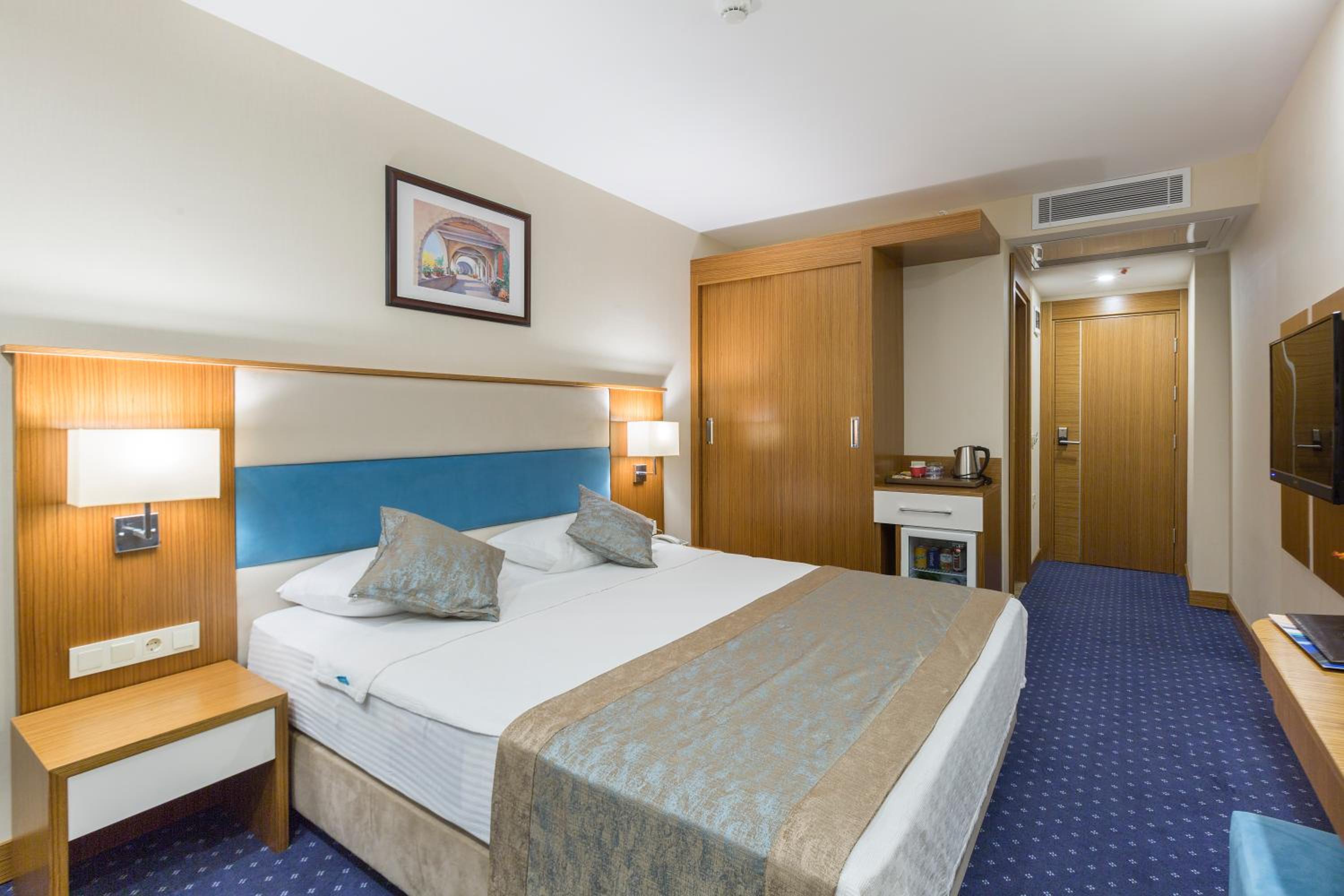 Suite, Sea View