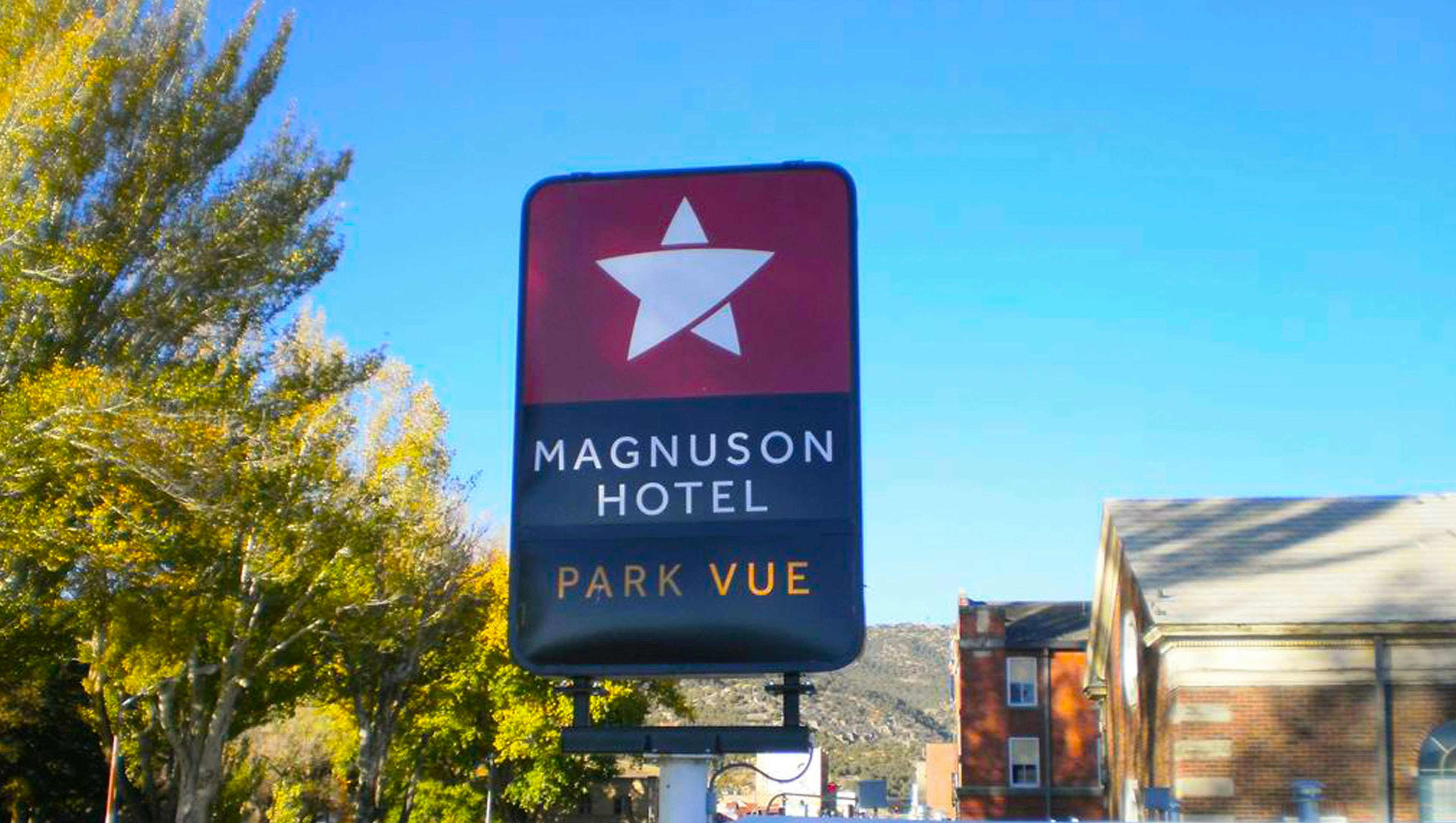 Magnuson Hotel Park Vue 4/29