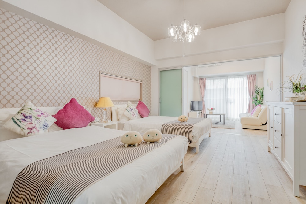 DELUXE, TWIN BEDS