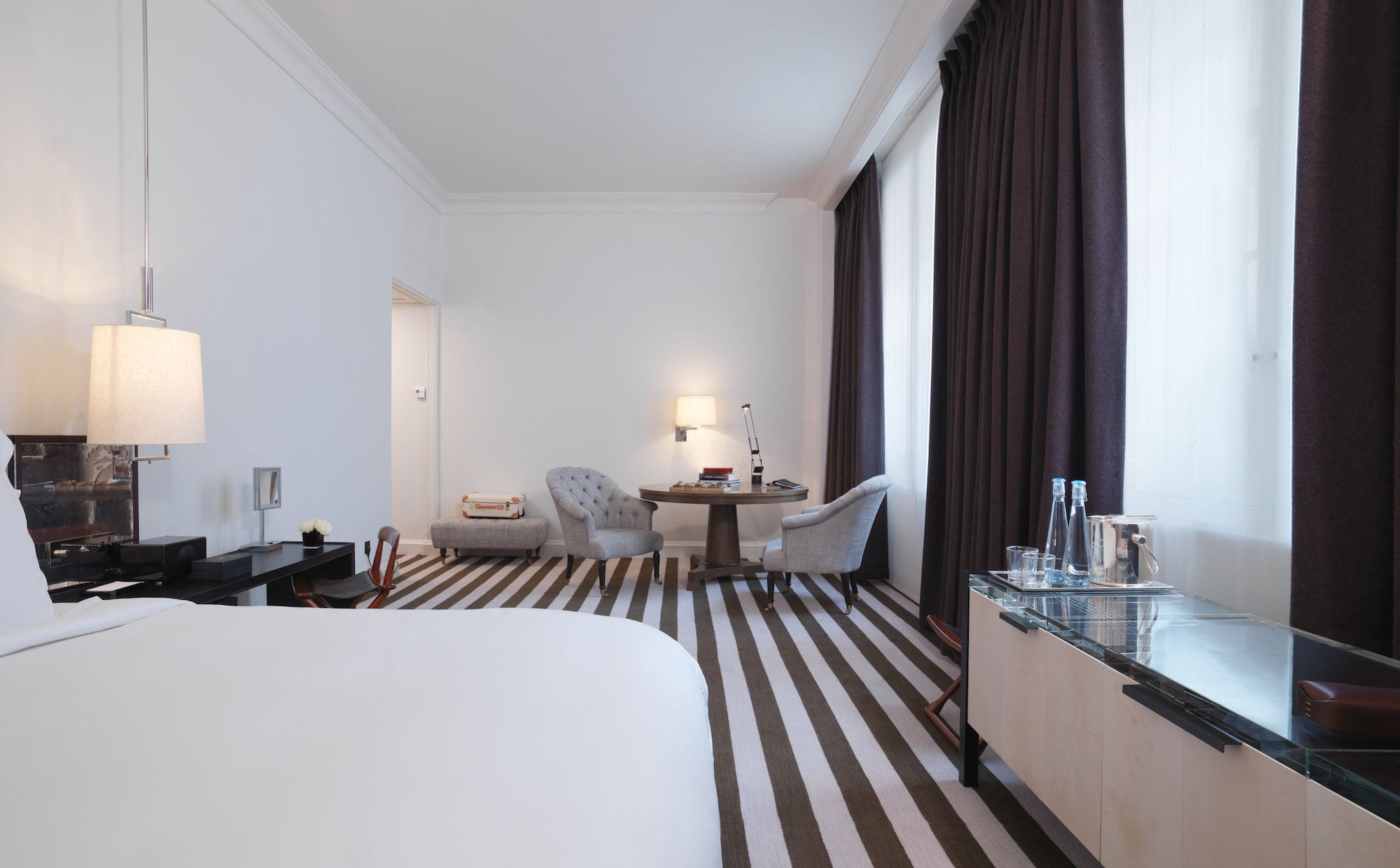 غرفة غراند بريميير بسرير كينج، Rosewood London 4/6