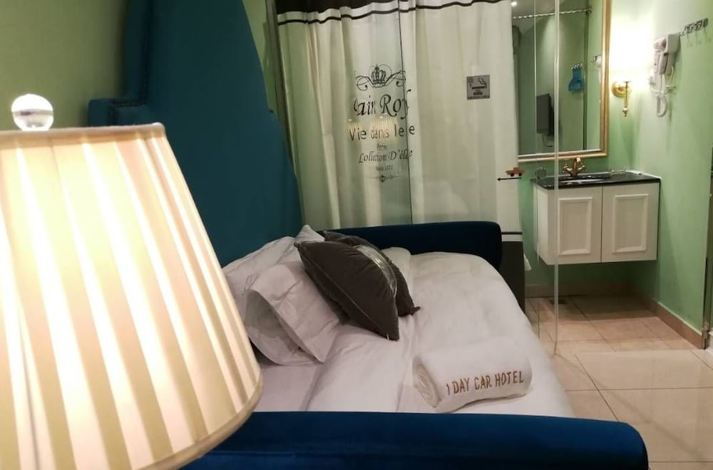 1 Day Car Hotel Station 18 28/38