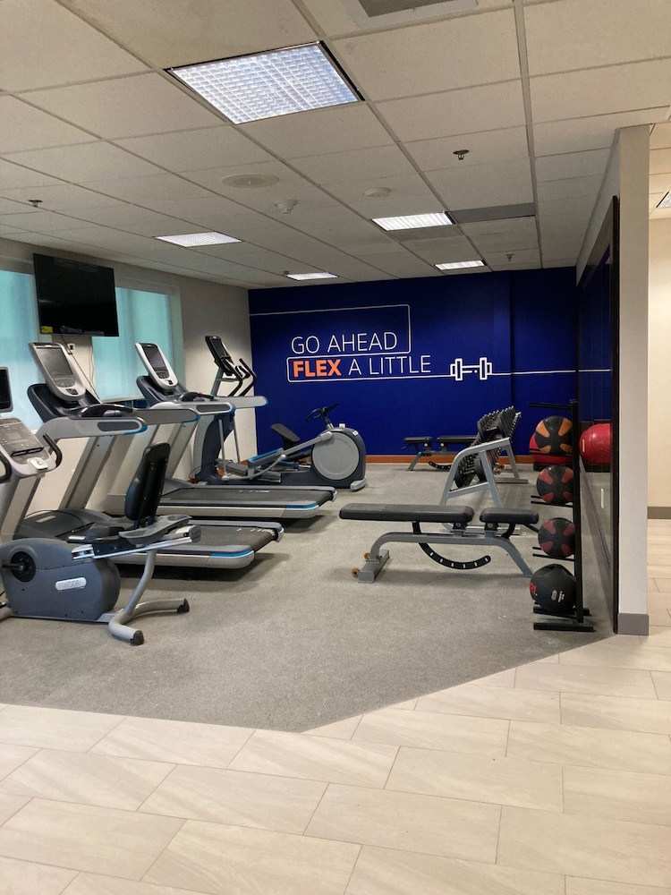 Holiday Inn Express Akron Nw Fairlawn 17/31